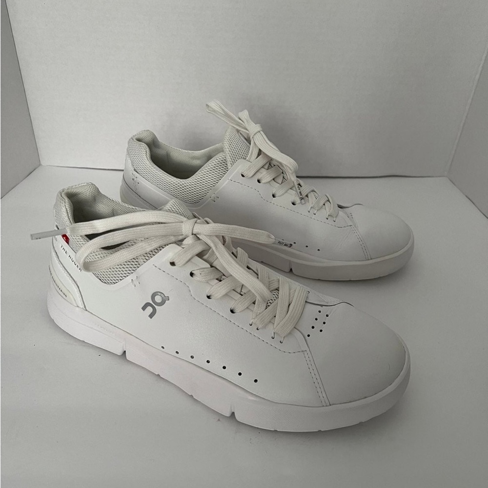 On cloud The Roger Lace Up Sneakers womens Size 7
